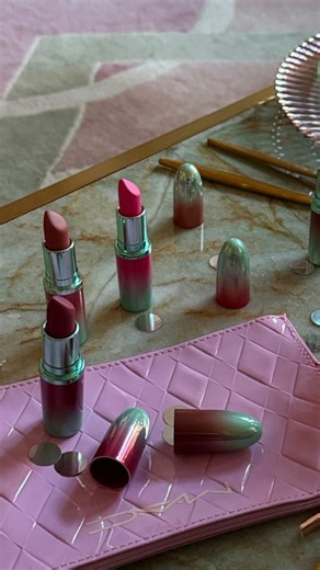 M·A·C Cosmetics Malaysia Market on Instagram: "Talented, brilliant, incredible, amazing, show-stopping, spectacular, never-the-same, totally unique, and yours to try in the Less Is Bore Lip Kit featuring 5 full-sized shades of MACximal Silky Matte Lipstick. 💄 Sweet Deal (midtoned nudey pink) 💄 Candy Yum-Yum (neon pink) 💄 Ruby Roo (vivid blue red) 💄 Captive Audience (pinkish plum) 💄 Velvet Teddy (deep-toned beige) #GIFTMAC #MACHoliday"