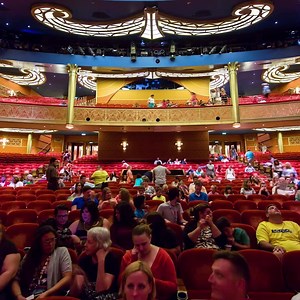 Extend your summer with a magical 3- or 4-night Disney cruise this fall and soak up all of the fun and relaxation for the entire family. | Disney Cruise Line