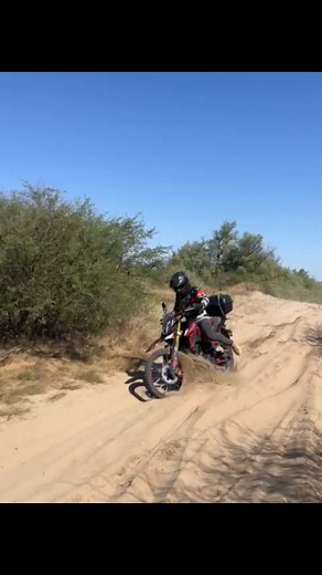 Miedo a caerme ya no hay... Jajaja @victoriaurias_92 @mueblesrk @destacar | Ricardo Castañeda