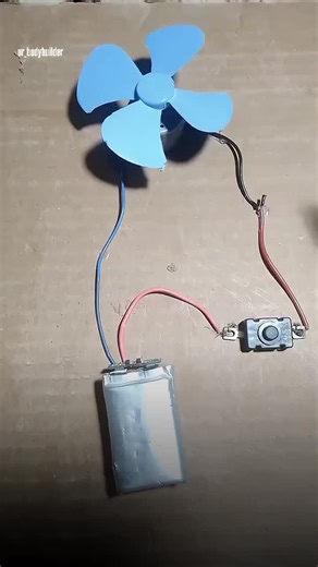 Mera pahla invention fail ho gya maa 🙃 . . . . ( Day 461/1000 of collecting Gymbro , Sigma , Alfa and UFC fighters 🗿🤝🥊) Sometimes kuchh chatpata bhi dal deta hun 😂 . . . . . . Kindly please Dm for credit 😊 . . . . . . Follow for more Gym and Fitness related content 🗿🤝🥊 . . . . . #funny #meme #ur_bodybuilder #reverse #crazy #invention #unoreverse #🔁 #😂 #motor #fan #shocking #shocked #scene #moment | Urbodybuilder