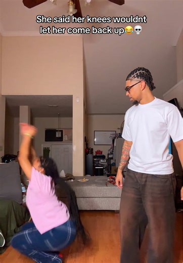 I dont know if this means that her knees work better or worse than they should😂 bc who can just bounce on they knees like that? @kennedi