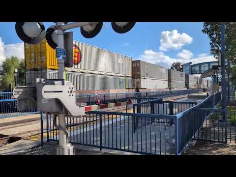 Bnsf intermodal heading to Barstow California freight yard