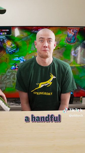 Touch Grass Keyboard Custom Blue Switch - RK61 Astro Turf Edition