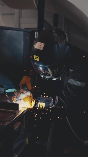 МУЖИКИ, с 23 ФЕВРАЛЯ ВАС! УРАААААААААА!!!!! Счастливы предложить вам прекрасные подарки, которые для вас будут точно веселее чем классические пена и носки, верно? Поехали: 1. Монолит ПРОМ МР-3 - ВСЕГО 14.97 за пачку 2.5 кг - огненная новинка 2026 года, срочно к тесту! 2. Маска ESAB SAVAGE A40 - ВСЕГО 420p С НДС, легенда в черном и желтом цвете! евро почта бесплатно! 3. Сварочная проволока DEKA 0.8 - мощнейший народный выбор - 28.98 за Катушку 5 кг с ндс 4. Фибровый диск BINIC Р36 зерно для черно