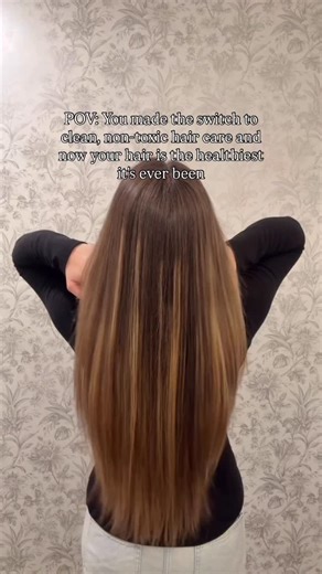 Anabelle Vangiller on Instagram: "Your shampoo shouldn’t be filled with toxic ingredients. What you wash your hair with matters more than you think. Many conventional shampoos contain sulfates, parabens, and synthetic fragrances that can dry out your scalp and throw things off over time. Your scalp is skin — and it absorbs what you put on it. That’s why I made the switch to clean, non-toxic hair care. As a mom, I want hair products I feel good about using on myself and my kids. Plaine Products u