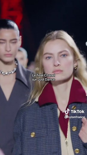 Chanel et Just Dance de Lady Gaga : Un Voyage Fashion