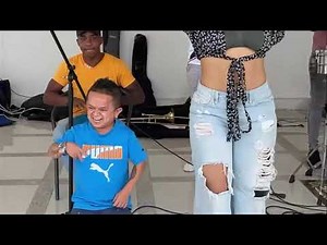 Moviéndome al Ritmo de la Rica Cumbia [ Jorgito el Guayaco ]