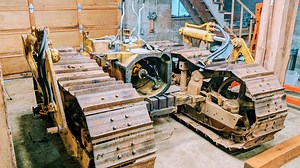 Installing the Transmission Cover on a Caterpillar D4-7U — Step-by-Step Restoration Progress