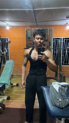 An I share my chest workout to do comment #motivation #lifthard #inclinebench