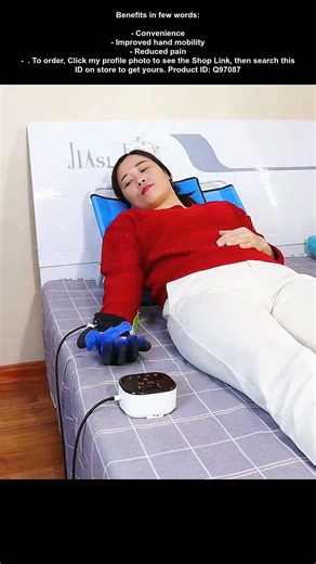 Automatic finger exercise gloves with a mirror.