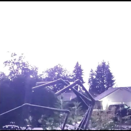 Amazing horizontal lightning in slow motion. #weather #lightning #slowmotion #amazing