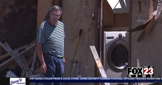 Video: Volunteers from across Oklahoma help Enid tornado victims