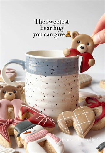 🧸If you know me in person, you’ll understand why I love mug huggers so much… they’re basically my personality in cookie form; I’m all about a good bear hug! -Shop mug hugger cutters at HartworkCookieCo.com (linked in my bio) (Valentine bundle option also available)💕 . . . . . . #cookiecutters #royalicing #sugarcookies #decoratedcookies #cookiedecorating