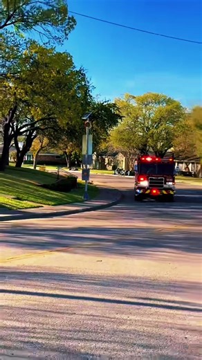 Dallas Fire Engine 48 Responds
