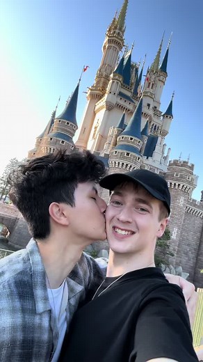 National couple day or sth like that? 🫢 @Tom Powell #coupleday #lgbtcouple