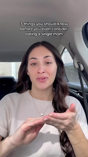 here’s what you need to know before you date a single mom 👀
