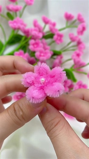 DIY Pink Gift Ideas: Pipe Cleaner Flowers Tutorial