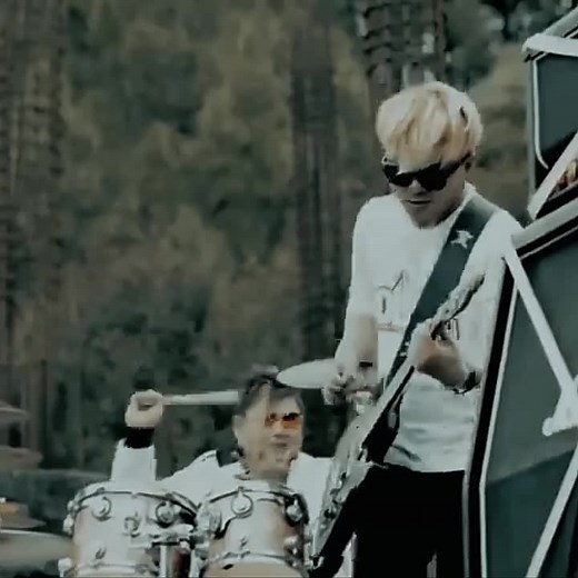 Putih Putih Melati - Lagu ST 12 yang Menghentak