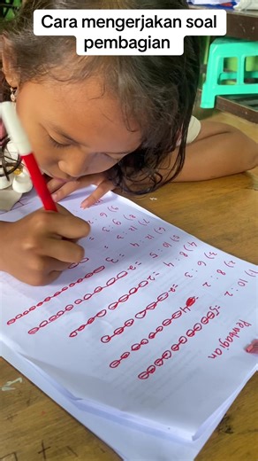 Cara mengerjakan soal pembagian #trikmatematika #latihanberhitung #matematika #matematika #bimbellasem