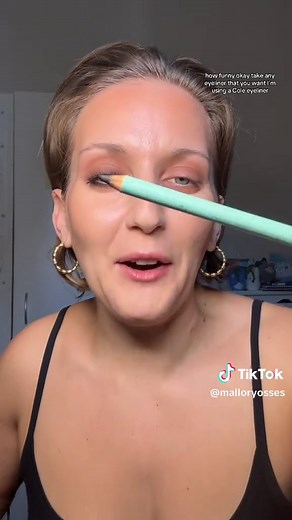 Best Eyeshadow Colors for Blue Green Eyes Revealed