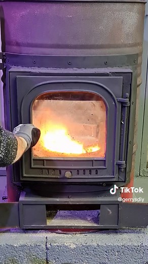 FREE HEAT Waste Oil Burner #foryou #viral #fypシ #carmaintenance #wasteoil #winter #staywarm #stove #heating #freeze #costofliving #coldweather #warm