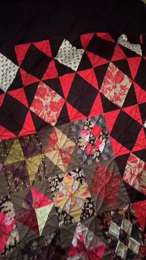 Here’s one more option for using the polished diamond template set from “The Quilting Experience book. The patterns for these shapes are in the back of the book and we also have an acrylic template set if that is more helpful to you. I love playing and getting different options using the one template set. Even making flowers for the border! Perhaps you’ll find some time to play this weekend? The quilting experience book, templates and kits all at vfwquilts.com #thequiltingexperiencebook #polishe