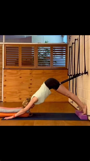 It’s time to step back and simply observe who you are without the pressure to improve. Can you embrace yourself, imperfections and all? It’s a powerful moment when we stop adjusting and meet ourselves exactly where we are. 📸 Repost: @yoga_with_nadine 📍 Meet yourself on the mat, search for an Iyengar yoga school or teacher near you on our website: iyengaryoga.asn.au #iyengaryoga #iyengaryogaaustralia #yogapractice #ropeyoga #ropewall #iyengaryogaropes #ardhomukhasvanasana #dogpose #restorativey