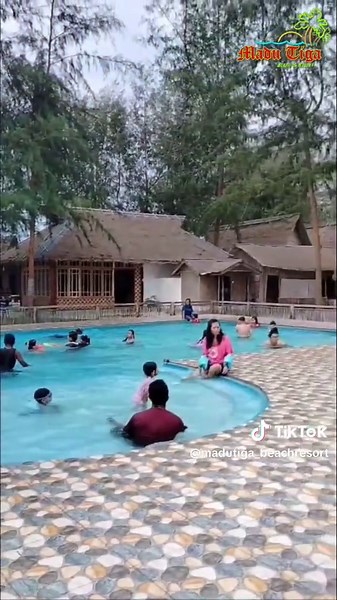 Nikmati liburan impian anda di Madu Tiga Beach & Resort! 🌊🌴 #tanjungpinang #tanjungpinangkuliner #bintan #bintanisland #bintanresorts #tanjungpinangwisata #wisatatanjungpinang #wisatabintan #wonderfulkepri #madutigabeachandresort #malaysia #singapore #johor #johorbahru #kepri #kepulauanriau #seasidestay #tropicalescape #tropicalvibes #malaysiabeach #singaporebeach