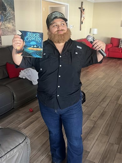 Already saving up for all the merch I’m going to buy there😭 . . . #lukecombsmusic #lukecombsconcert #lukecombs #lukecombstour #lukecomb