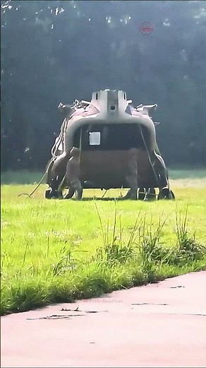 US Soldiers Evacuate a crashed CH-47 Chinook Helicopter