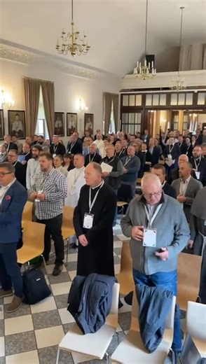 Przyjdź Duchu Święty 🕊️🙏Rozpoczęło się plenum Synod Archidiecezji Wrocławskiej w Auli Papieski Wydział Teologiczny we Wrocławiu. Dzisiaj odbędą się pierwsze głosowania. | Niedziela Wrocławska