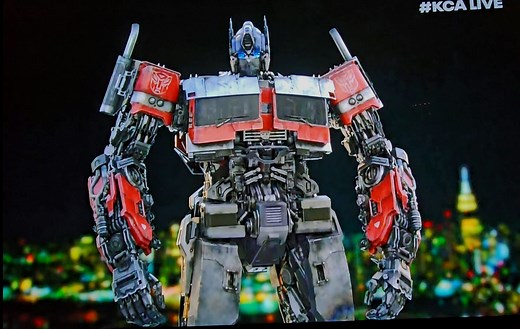 Optimus Prime Receives Life Time Achievement at Kids Choice Awards 23