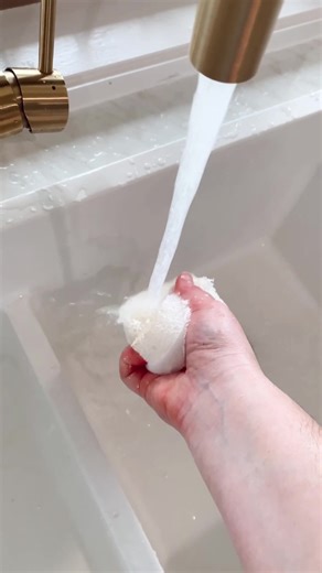 Cleaning the oven with Scrub Daddy Power Paste! This mild abrasive cleaner cuts through grime sooo easily. And the Power Paste comes with a dye-free Scrub Mommy! Just click to shop ✨ https://bit.ly/3Mt8lsg | The Organised Housewife