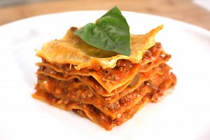 Love Lasagna? 😍 You will want to try this! Recipe in the comments👇 | Nicko's Kitchen