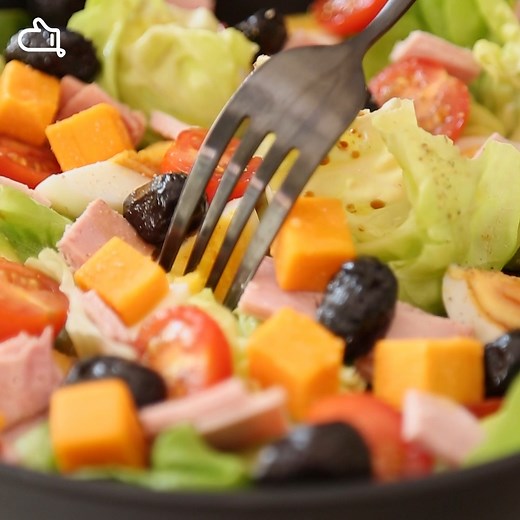 La salade fraîche et colorée ☀️ La recette détaillée : https://bit.ly/3uFmQPC | Marmiton