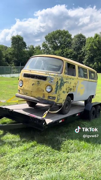 Taking our daughters 1971 VW Bus to the shop for work, new paint & motor coming soon #vw #vwbusrestoration #vanlife #lgvw67 #aircooledvw #volkswagen #1971vwbus #carsoftiktok #vanrestoration #vantok #travelbus #70s #vintagevibes