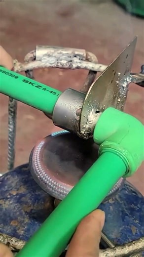 technique for connecting water pipes of different sizes