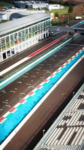 /// Sport Auto Experience /// Pour ce premier événement sur circuit en 2024, de nombreux gentlemen drivers ont fait le déplacement dans la Nièvre pour faire le plein de sensations au cœur du mythique circuit de Magny-Cours. 🏁 Lors de ce track day Sport Auto les novices ont pu bénéficier des conseils avisés des instructeurs expérimentés, tandis que les pilotes confirmés affinaient leur technique et testaient les performances de leurs bolides dans un environnement sécurisé pour une journée pleine