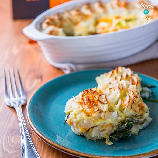 1 Syn Smoked Haddock and Cheese Gratin 😍 SO quick & EASY!!! FULL RECIPE - http://pinchofnom.com/recipes/1-syn-smoked-haddock-and-cheese-gratin-slimming-world/ This is a collaborative post with The Saucy Fish Co. 😘 1 Syn if you use your HE. | Pinch of Nom