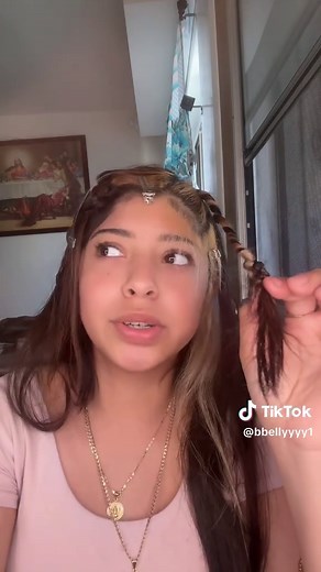 5 Bun Hairstyle Tutorial for Effortless Style