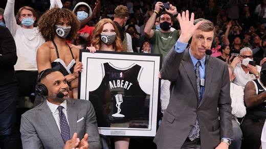 Q&A: Broadcasting legend Marv Albert talks lengthy career