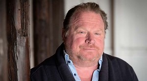 Claes Malmberg talar ut – nya beskedet om hälsan efter plötsliga sjukdomen