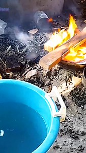 Extracting gold from old computer hard drives | Archimedes Channel