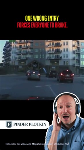 Roundabout Crash Caught on Dashcam — Who’s at Fault?