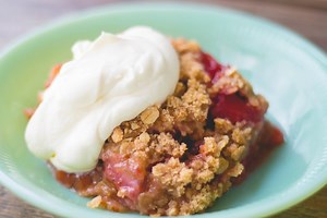 Strawberry Rhubarb Crumble