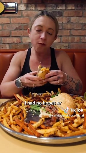 Beat the 8lb Brutus Burger Challenge!