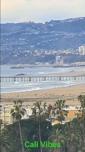 Venice Beach Webcam view from a distance! Watch Live @ https://thesurfersview.com