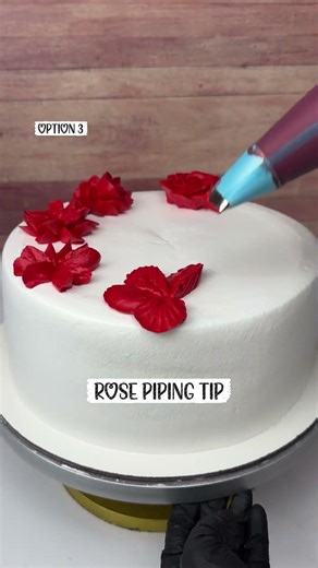 This piping tip does literally everything #cakedecorating #satisfying