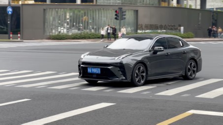 杭州万象城汽车街拍领克03合辑：国产小钢炮的天花板，变速箱8AT，零百加速5.9，新老交替，你们觉得有哪些变化？#领克03 #领克03加 #领克03cyan