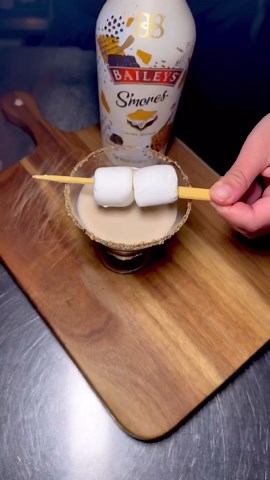 Food in Cleveland | Add @nikosbarandgyros to your list of restaurants to try! 🤩 🎥⬆️ - Stuffed Banana Peppers - Tri-Dip Platter with Garlic Hummus, Cilantro... | Instagram